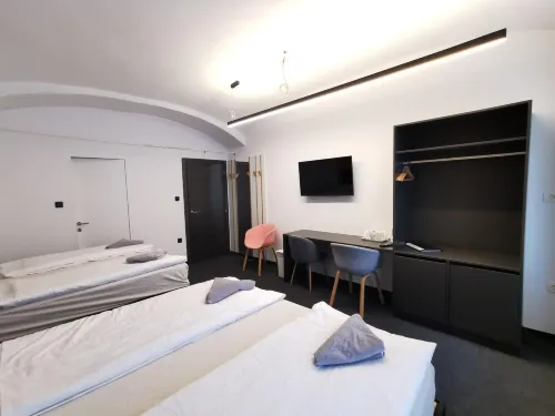 Cha Cha Rooms - Parkering
