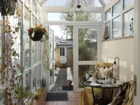Donnybrook Hall Hotel berhampiran Taman Herbert