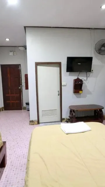 ห้องพักเพื่อแขกพร้อมเตียงเดี่ยว 3 เตียง