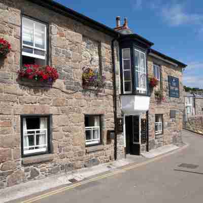 The Ship Inn Hotel Exterior