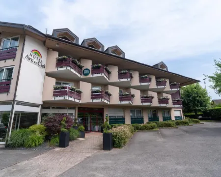 Logis Hotel Arc En Ciel Hotels in Thonon-les-Bains