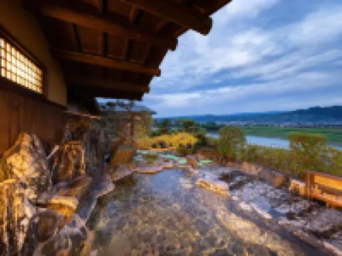 六峰舘 朝倉のホテル