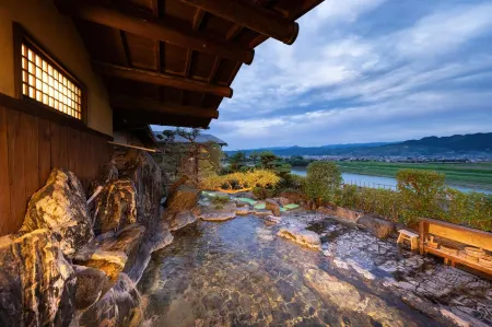 Roppokan Отели рядом со станцией Amagi  Railway Station