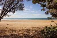 The Shores Holiday Apartments - Beach