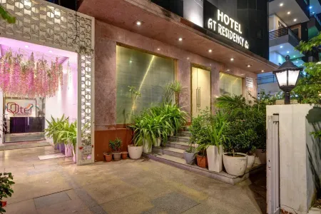 Hotel at Residency Kaushambi Couple Friendly
