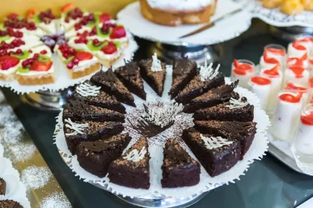 Мира Отель Отели рядом с достопримечательностью «Памятник А.П. Чехову»