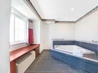 Microtel Inn & Suites by Wyndham Urbandale/Des Moines Hotels in Grimes