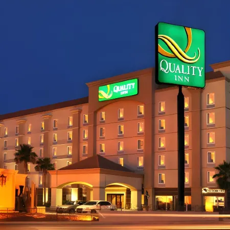 Hotel Mesaluna Near American Consulate