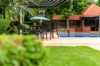 Kibo Homes Moshi - Uima-altaat