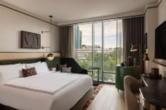 The Tess, Autograph Collection