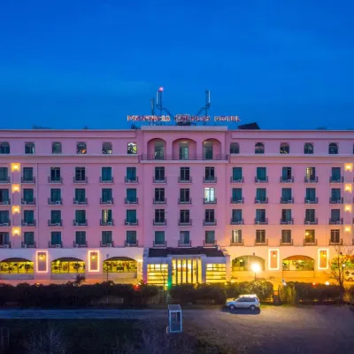Hotel Phoenicia Express Hotels near Bucharest Băneasa - Aurel Vlaicu International Airport