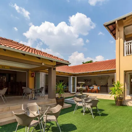 Lakeview Boutique Hotel & Conference Center