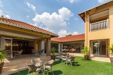 Lakeview Boutique Hotel & Conference Center