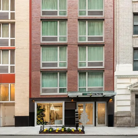 Staypineapple, An Artful Hotel, Midtown New York Отели рядом с достопримечательностью «Парк «Хай-Лайн»»