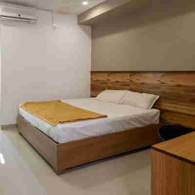 Aryaas Residency Nettoor Rooms