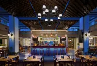 Ramada Encore by Wyndham Seminyak Bali - bar