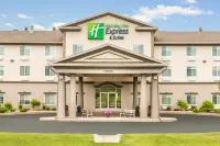 Holiday Inn Express & Suites Eau Claire North Hotels in Chippewa Falls