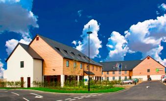 Holiday Inn Express London - Epsom Downs