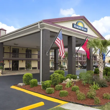 Days Inn by Wyndham West Memphis