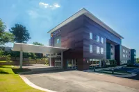La Quinta Inn & Suites by Wyndham Oxford Hotels in Oxford