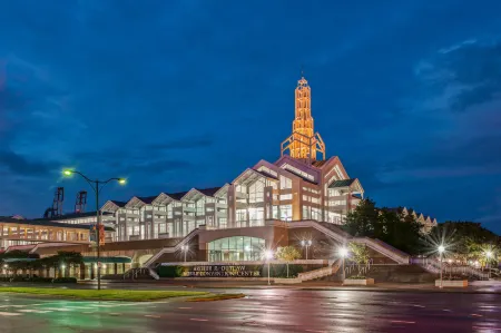 Renaissance Mobile Riverview Plaza Hotel Отели в г. Мобил