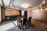 Comfort 阿爾馬維爾住宿飯店