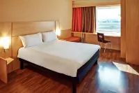 Ibis Campo Grande Hotels near Praça do Rádio Clube