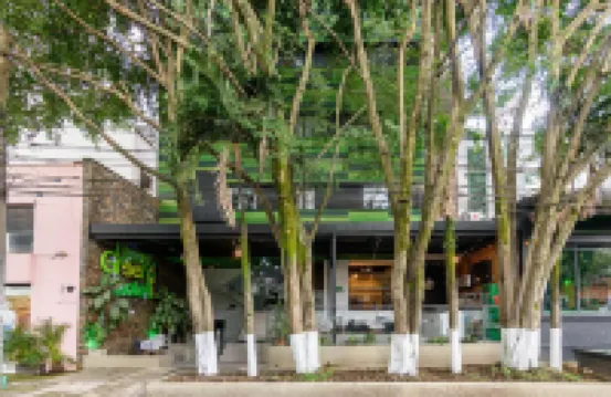 Lleras Green Hotel Hotels near Lleras Park