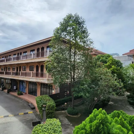 Panupong Hotel