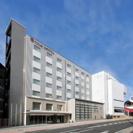 Silk Hotel Отели в г. Иида