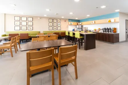 Country Inn & Suites by Radisson, Stone Mountain, GA