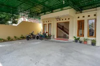 RedDoorz Near Stadion 45 Karanganyar Hotel a Reggenza di Sragen