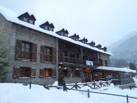 Alberg les Daines - Hostels