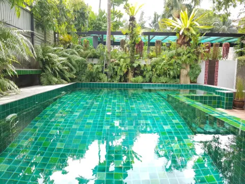 เบญจมาศ เพลส