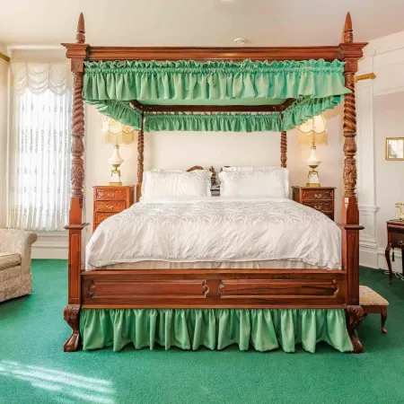 Amethyst Inn