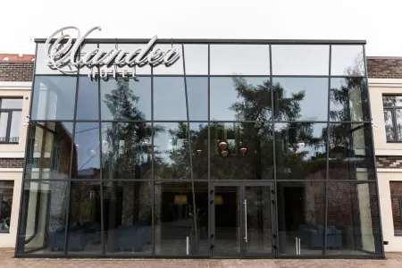 Xander Hotel (Ксандер) Отели рядом с достопримечательностью «Национальный исследовательский Томский политехнический университет»