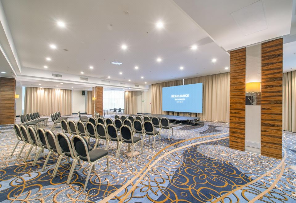 Holiday Inn Samara Over view