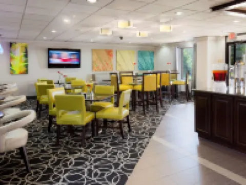 ดับเบิลทรี บาย ฮิลตัน สปริงเดล โรงแรมในสปริงเดล