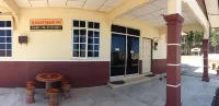 Semarak Beach Inn