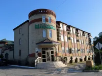 Shakhristan Hotel デルベントのホテル