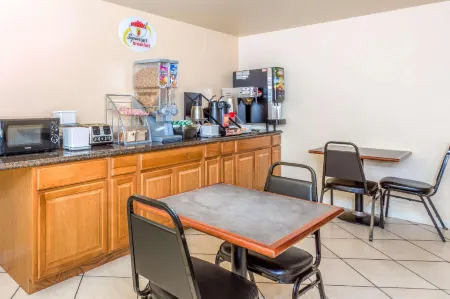 Super 8 by Wyndham Carson City/Lake Tahoe