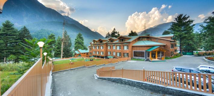 Royal Grandiose Pahalgam Hotels in Pahalgam
