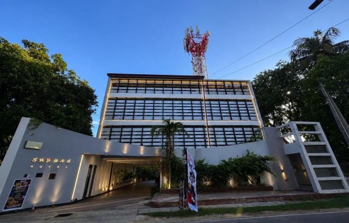 Subhas Tourist Hotel