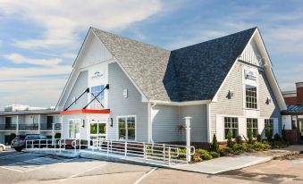 Howard Johnson by Wyndham Middletown Newport Area