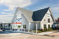 Howard Johnson by Wyndham Middletown Newport Area Hotels in 