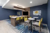 La Quinta Inn & Suites by Wyndham Round Rock Near Kalahari