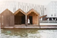 Fairfield by Marriott Copenhagen Nordhavn Hotel berhampiran Niels Bohr Institute