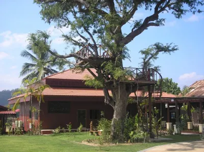 Tamarind Grand Resort Mae Sariang Các khách sạn gần Wat Supan Rangsri (Wat Chong Kham)