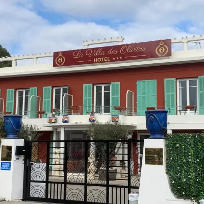 Hôtel la Villa des Oliviers Отели рядом с достопримечательностью «Стадион Шарля-Эрманна»