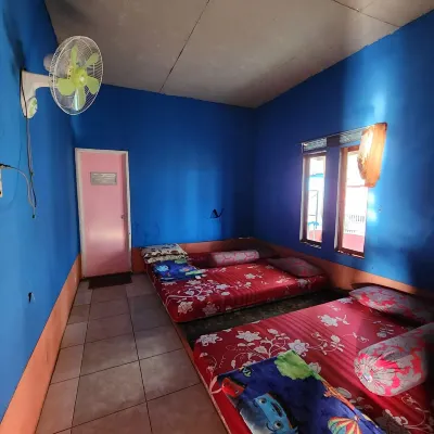 Homestay Sawarna Indah Hotels near Jalan Menuju Pantai Legon Pari. Bisa Melalui Gg. Jalur Leles Samping SD